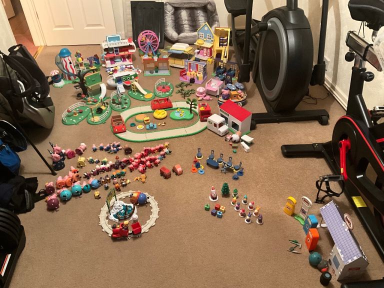 Peppa Pig large bundle of figures, vehicles, buildings, etc.