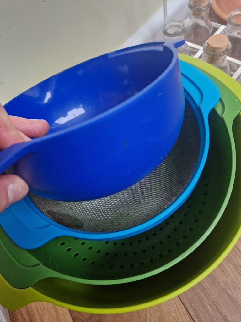 Pending collection - Colourful Nesting Colanders and Sieve Set – Good Condition