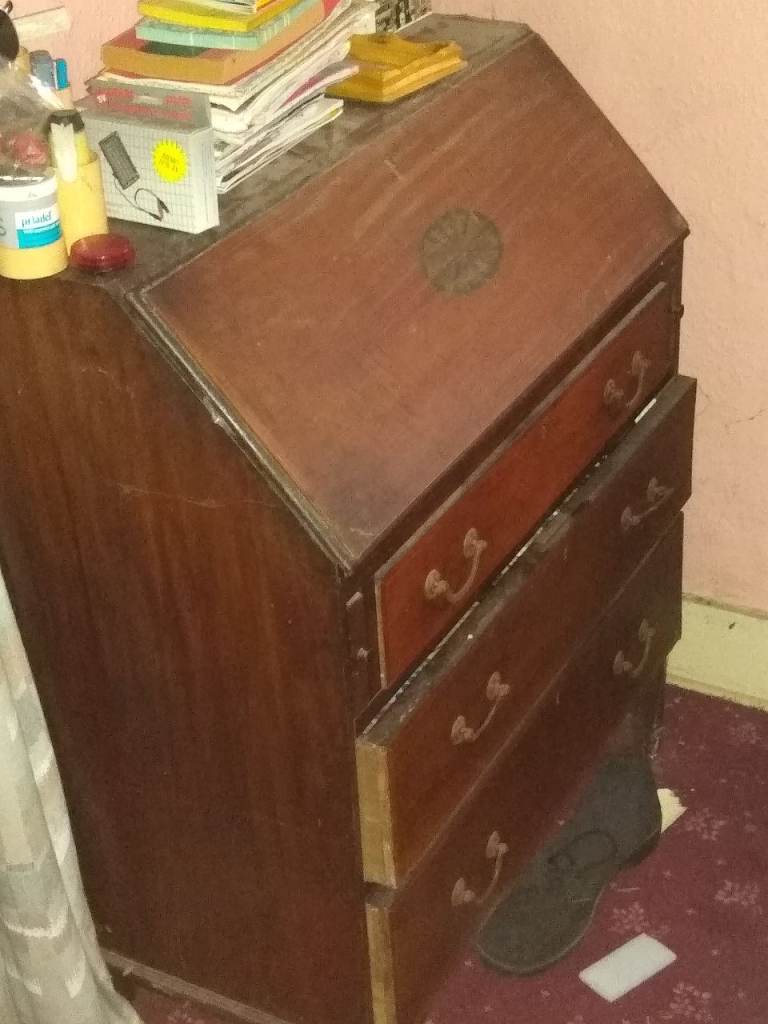 Writing desk / bureau 