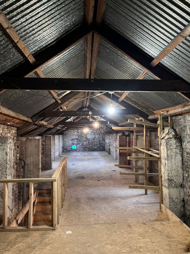 Large 2 floor unit for rent