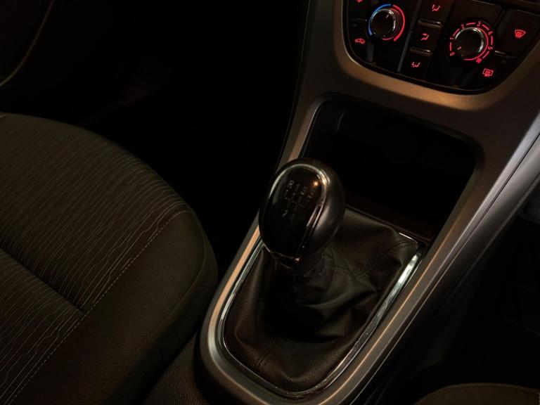 2014 Vauxhall Astra 1.4i 16V Design 5dr HATCHBACK PETROL Manual