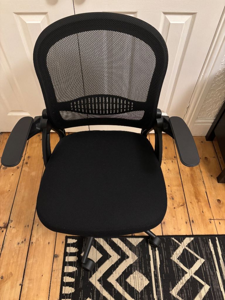 SONGMICS Ergonomic Office Chair OBN37BK – Mesh Back, Adjustable Arms, Black