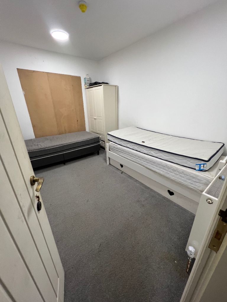 1 bedrooms for rent.