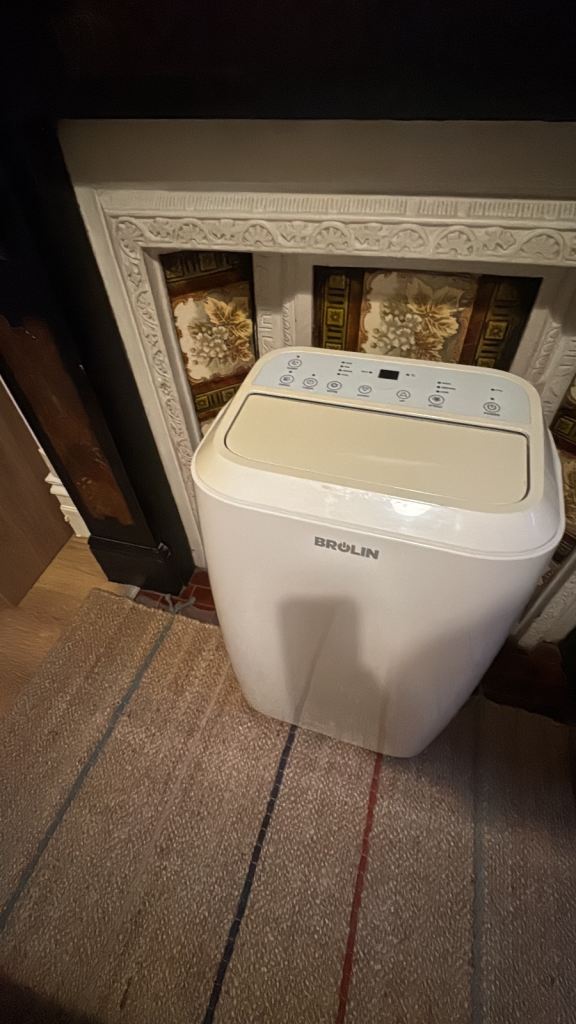Portable air conditioner