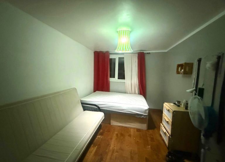 (Not a studio)Double room including bills for single occupancy Postcode LU3 3RZ