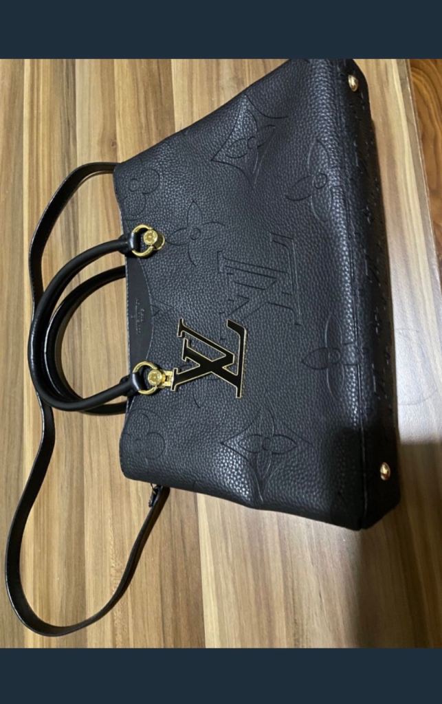 Black Handbag – Nearly New Condition