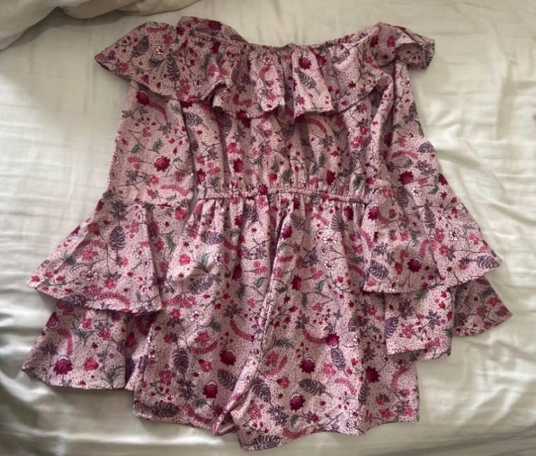 Assorted items of clothing 