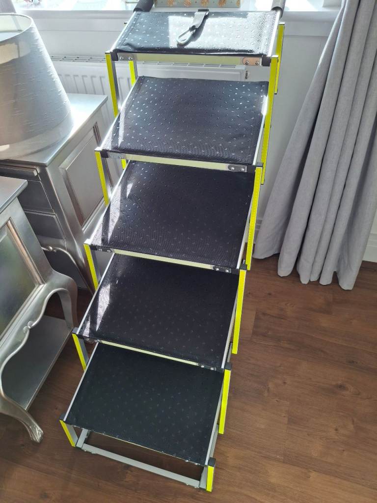 Pet steps