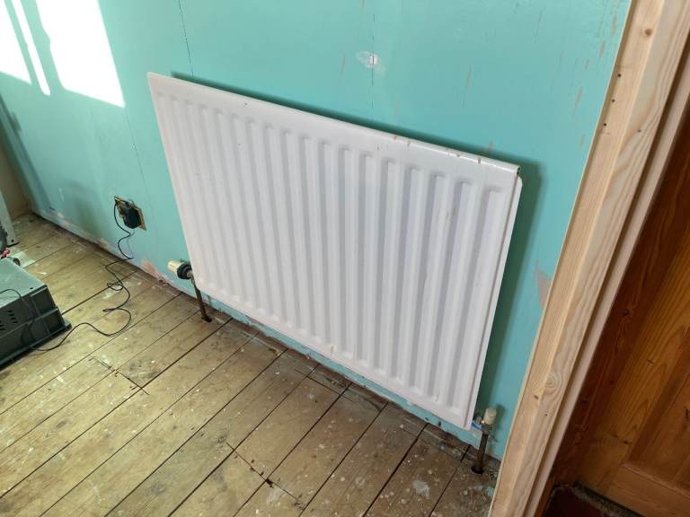 Single panel radiator 700mm x 950mm - Can Deliver