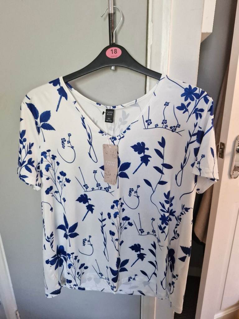 Emery Rose White & Blue Floral Top – New with Tags, Size 0XL