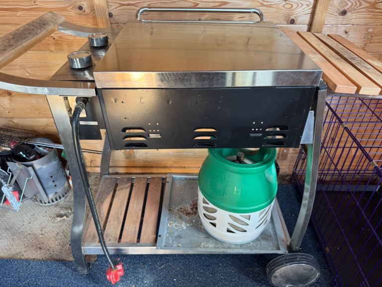 Curva Gas Barbecue – Good Condition