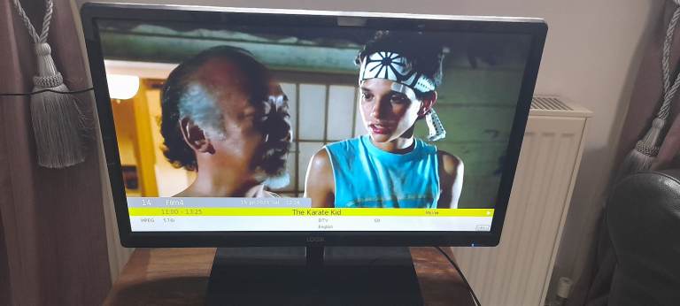 Logik 22" hd ready led back-lit lcd tv hdmi usb