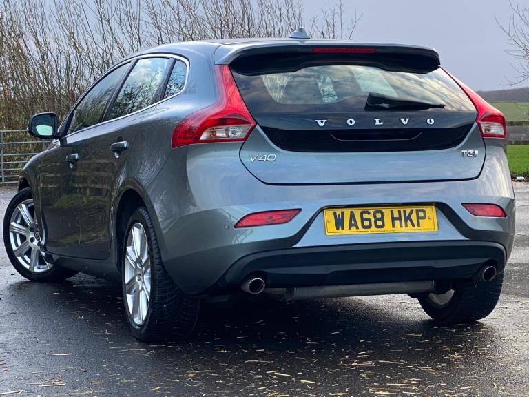 2018 Volvo V40 T3 [152] Inscription 5dr - Sat Nav &amp; Rear Camera &amp; Heated Seats HATCHBACK ...