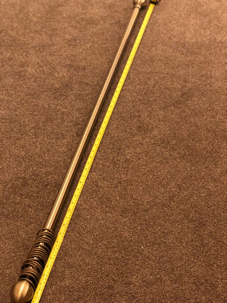 Brass curtain pole . Brushed gold . 