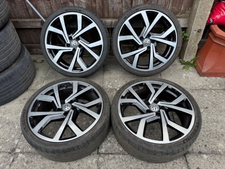 Genuine Volkswagen VW Golf GTI GTD 19” Brescia Alloy Wheels Set of 4 With Tyres Diamond Cut