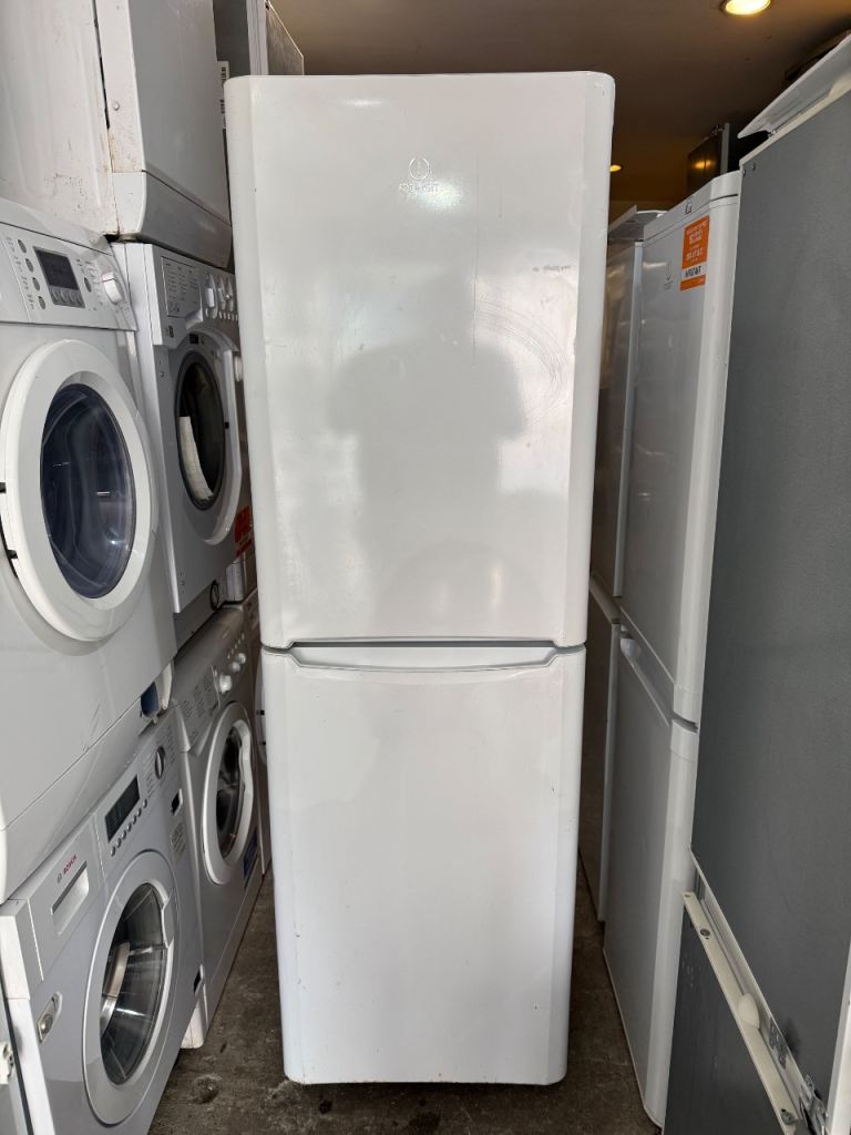 Indesit White Colour Freestanding Fridge Freezer With Free Delivery 🚚 