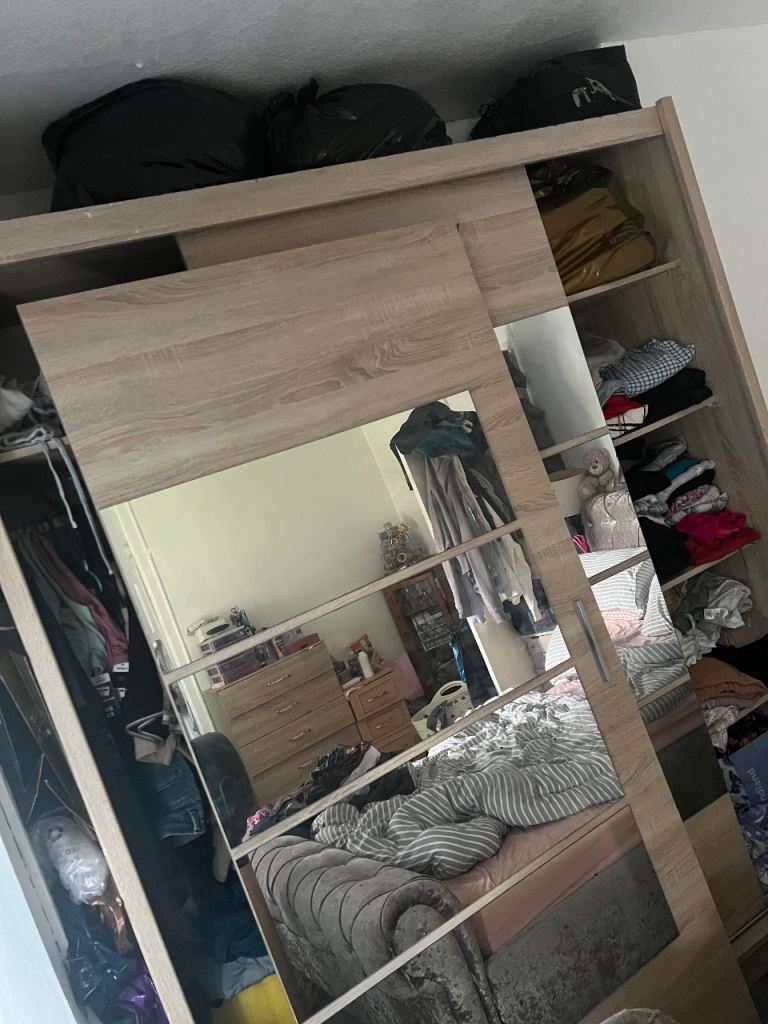 NEEDS HELP DISMANTLING - Free- collection only 