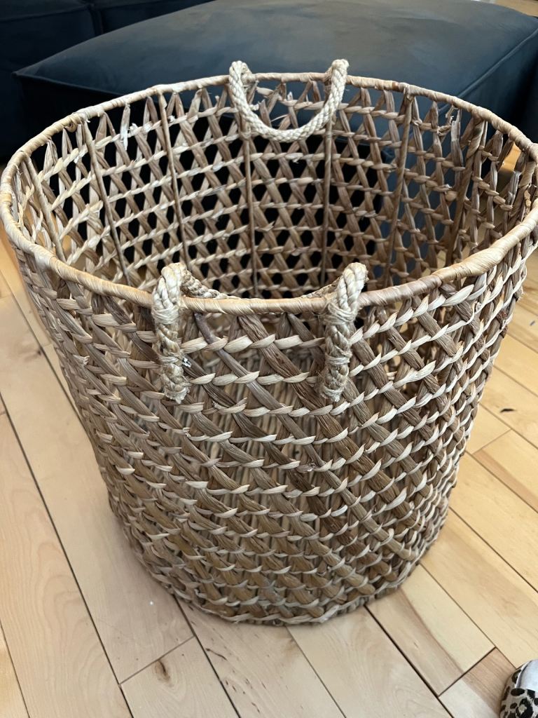Wicker basket large 