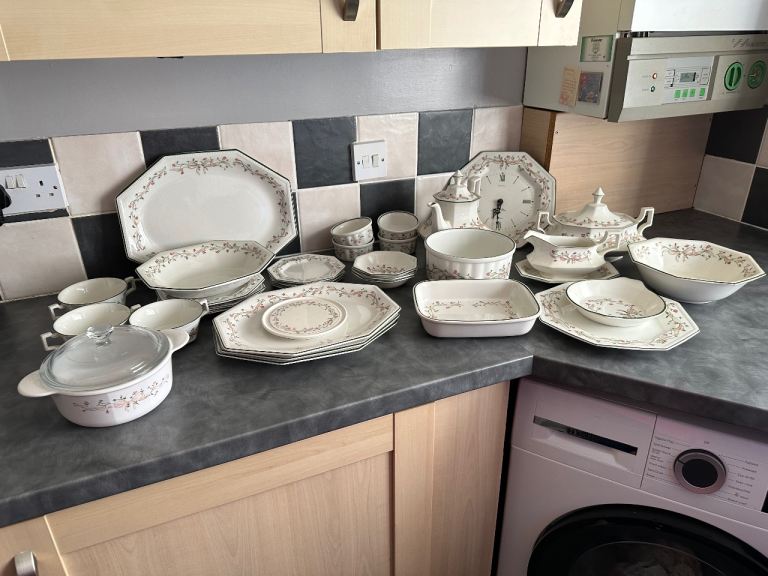 Eternal beau crockery