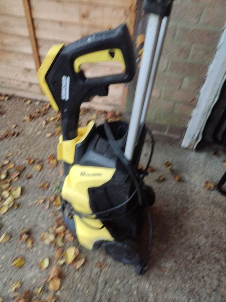 Karcher k4 full pressure washer with trigger gun no hose machine not working spares or repairs 