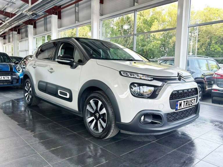 2024 Citroen C3 1.2 PureTech PLUS Hatchback 5dr Petrol Manual Euro 6 (s/s) (83 ps) 1 OWNER Hatchb...