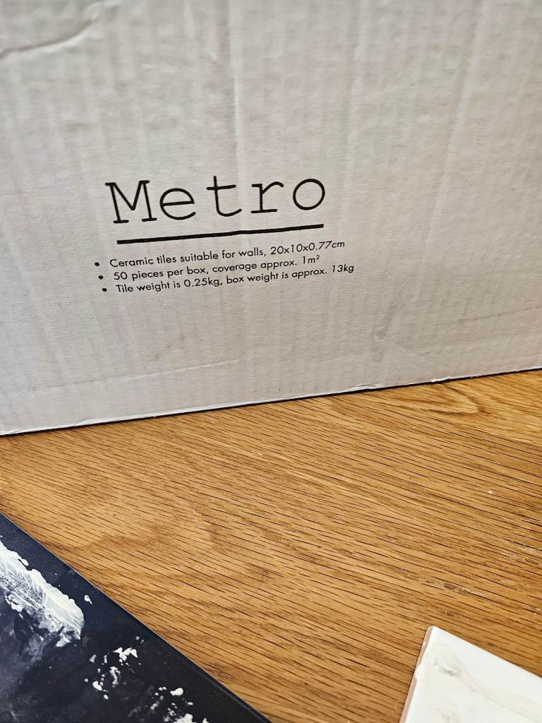 METRO TILES 20 X 10 X .77 CM