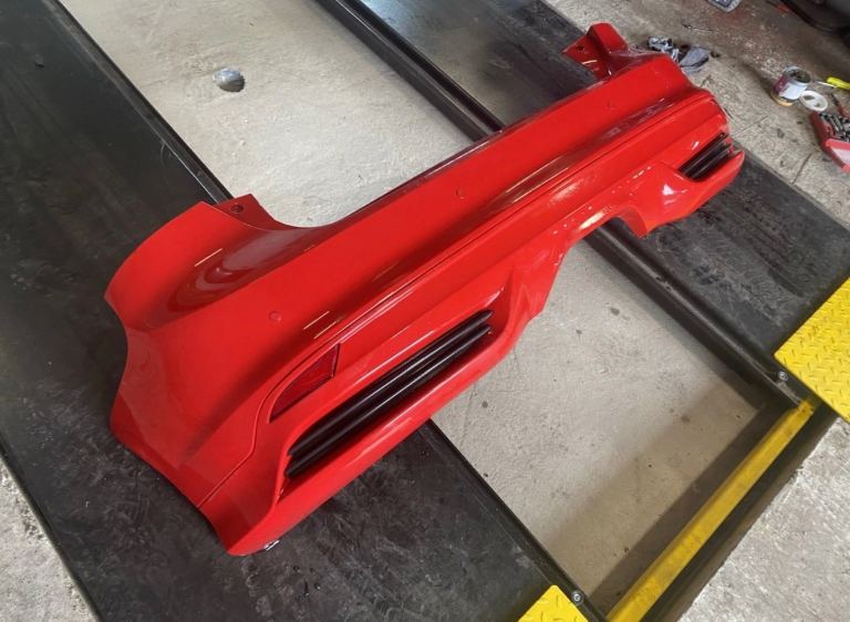 Ford Focus ST MK3 2018 Rear Bumper In Red With Diffuser, Trims And Reflectors