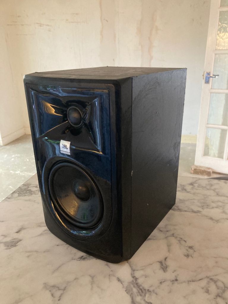 JBL subwoofer / good condition / I can deliver 