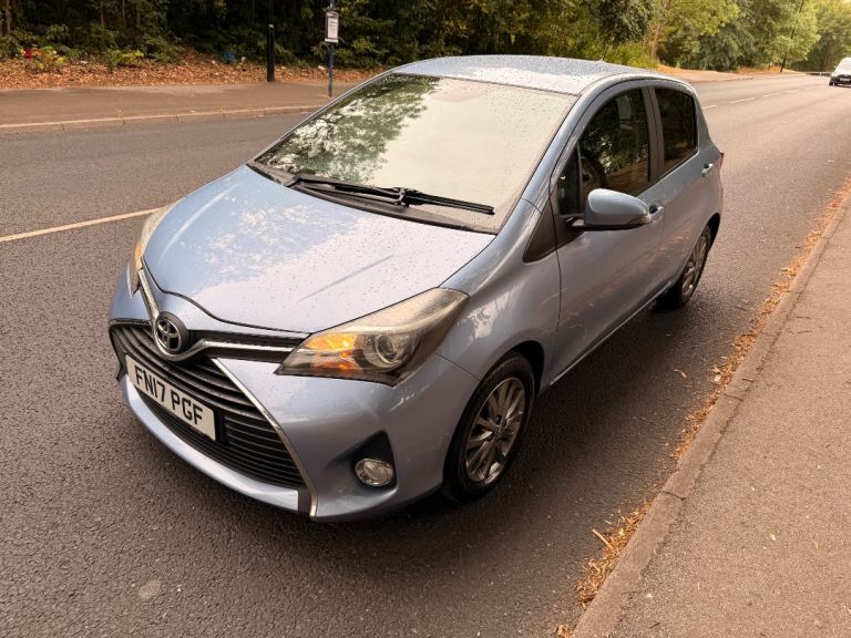 Toyota Yaris 1.3 vvti iconic 