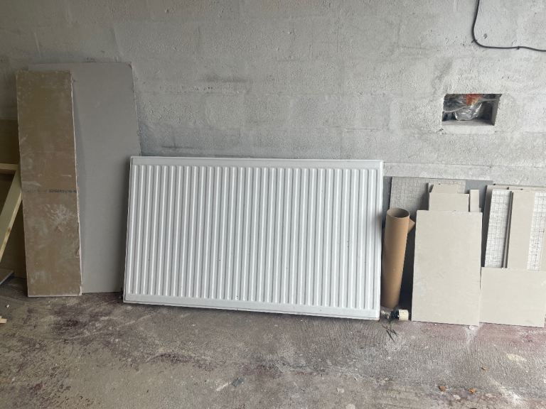 3 Radiators with thermostats