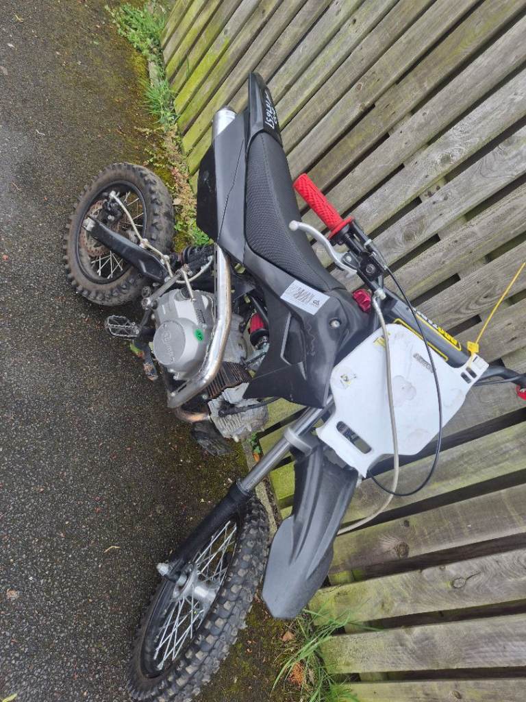 Stomp 110cc semi automatic pitbike 