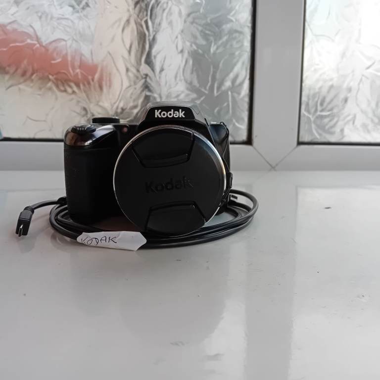 KODAK PIXPRO AZ521 DIGITAL CAMERA 52XOPTICAL ZOOM 16MP