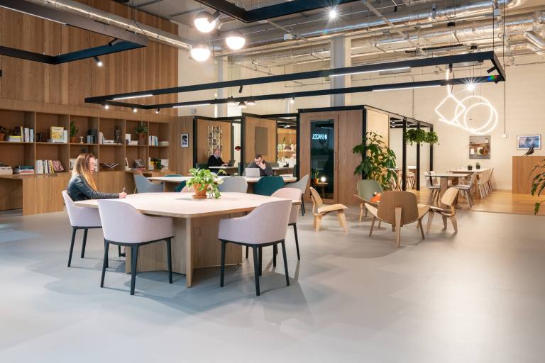Glasgow - G2 1RW \ Flexible Desk Access Through Coworking Membership