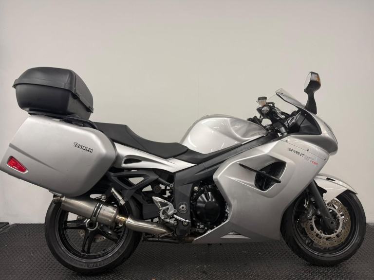 TRIUMPH SPRINT GT1050 ** AFTERMARKET EXHAUST - FULL LUGGAGE - 12 MONTH MOT ** 