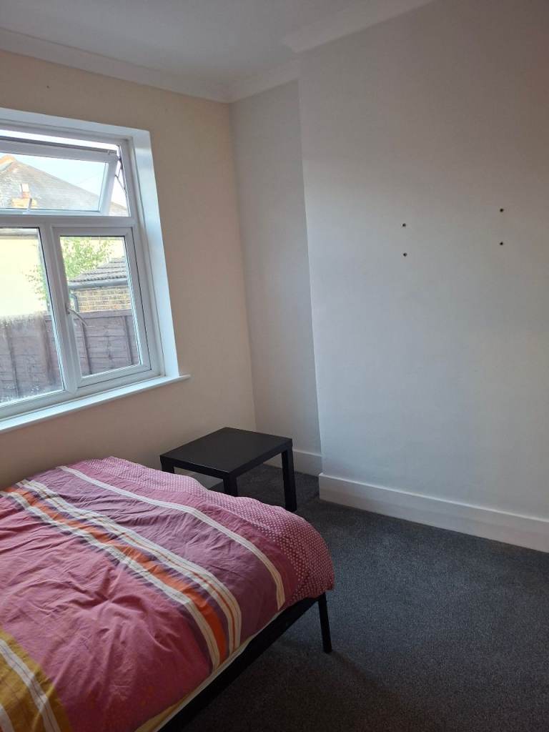 Double room in Bromley , part furnished