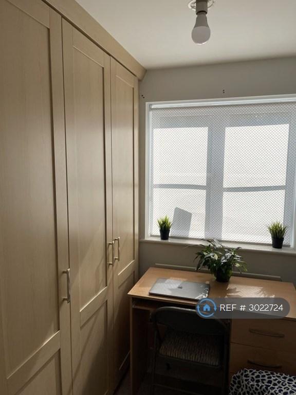 1 bedroom in Arklay Close, Uxbridge, UB8 (#3022724)