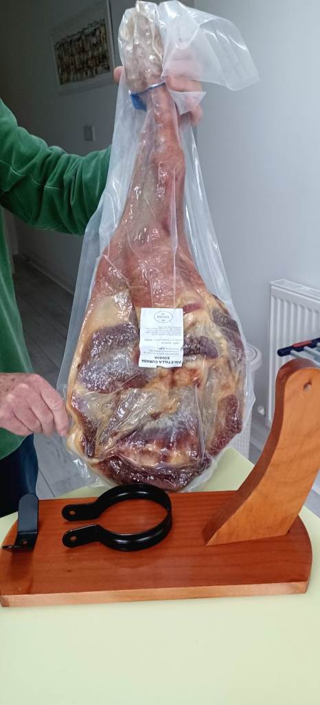 image for Iberico ham Vacuum packed with stand