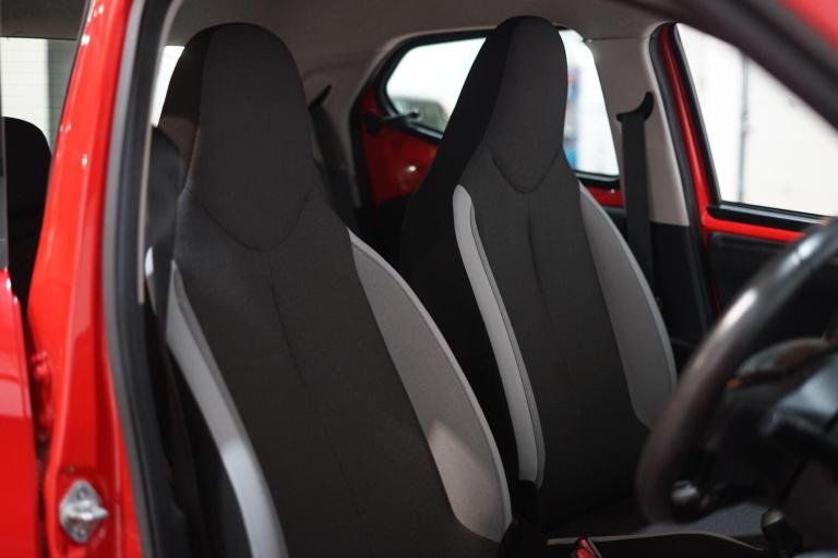 2015 Toyota AYGO 1.0 VVT-i x-play Euro 5 5dr Euro 5 HATCHBACK Petrol Manual