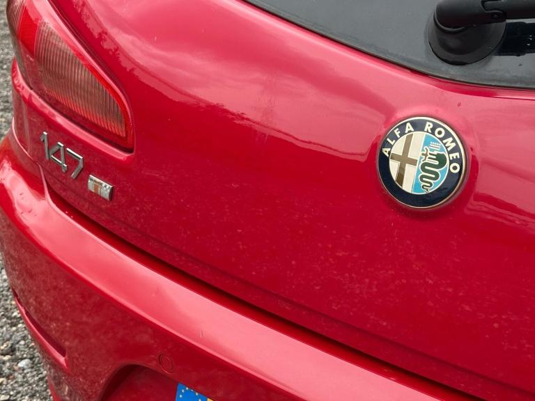 2006 Alfa Romeo 147 1.6 TS Lusso 3dr HATCHBACK Petrol Manual