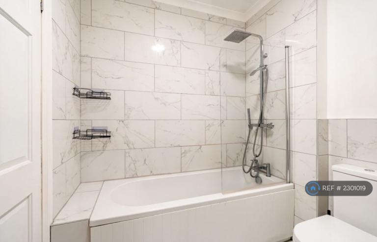 1 bedroom flat in Morningside Gardens, Edinburgh, EH10 (1 bed) (#2301019)