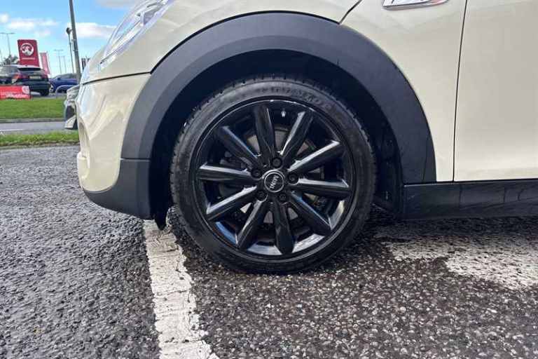 2017 MINI Hatch 2.0 Cooper S Hatchback 3dr Petrol Manual Euro 6 (s/s) (192 ps) Hatchback Petrol M...