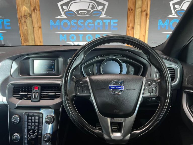 2015 Volvo V40 D2 R DESIGN 5dr HATCHBACK DIESEL Manual