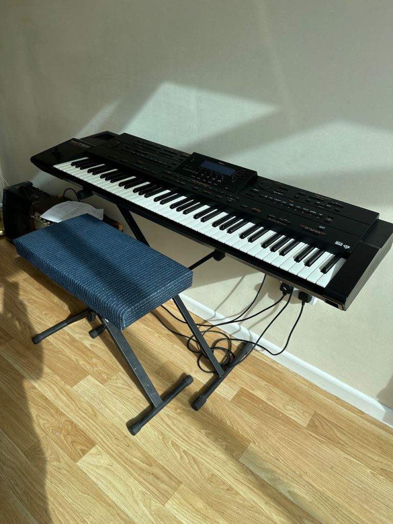 Roland G-800 Arranger Workstation Keyboard 