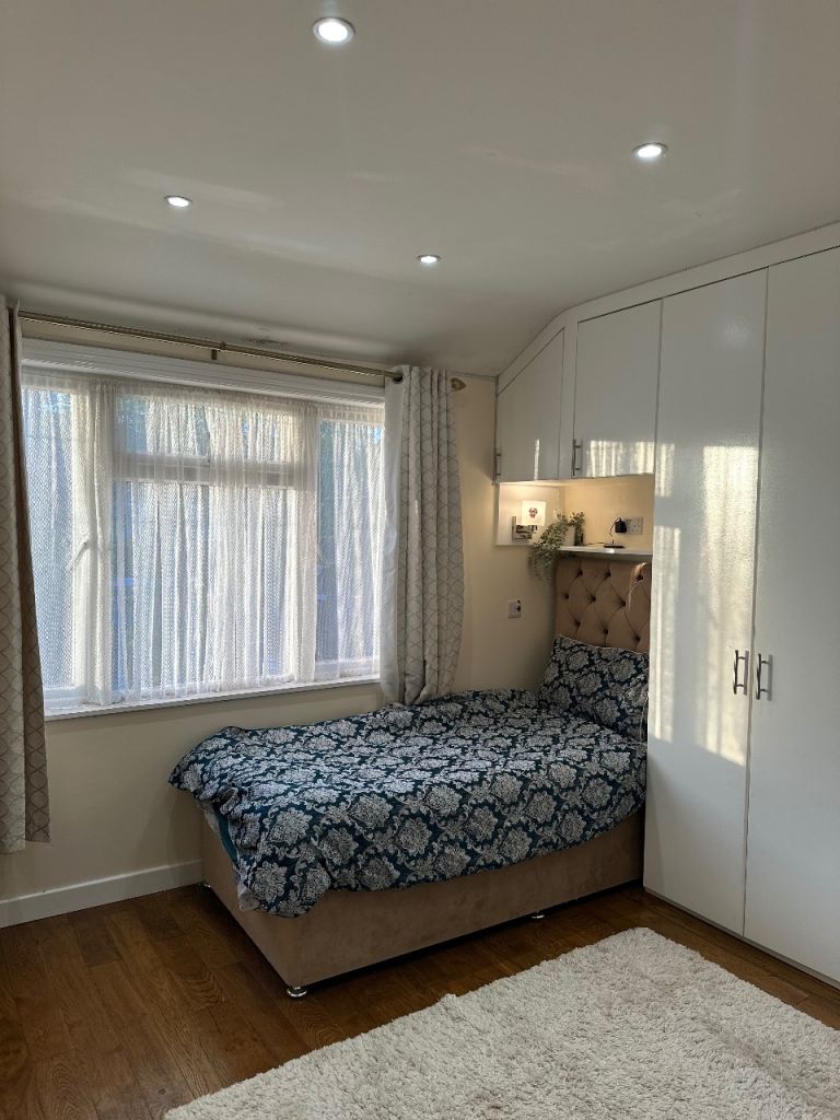 Room for Rent – Fully Furnished Single Room