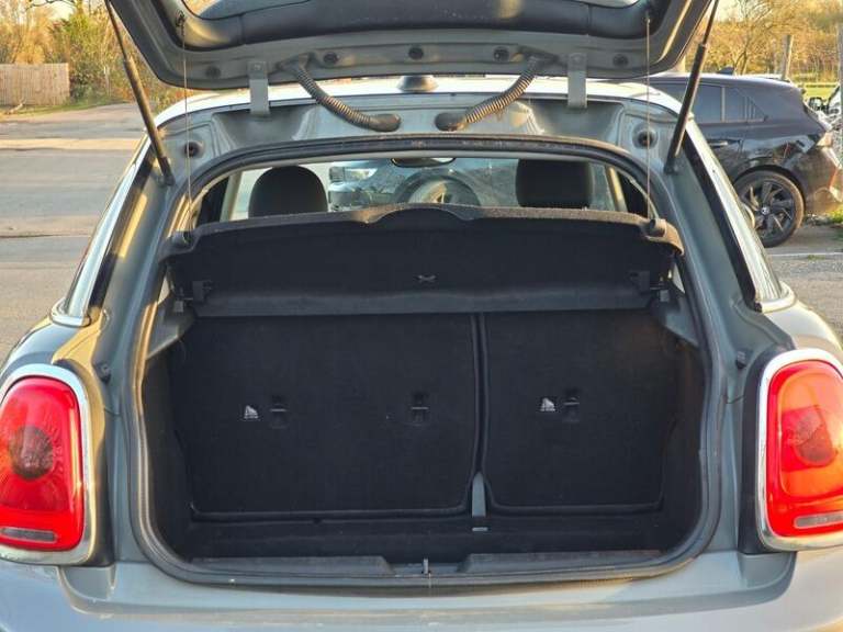 2017 MINI Hatch 1.5 Cooper Euro 6 (s/s) 5dr HATCHBACK Petrol Manual