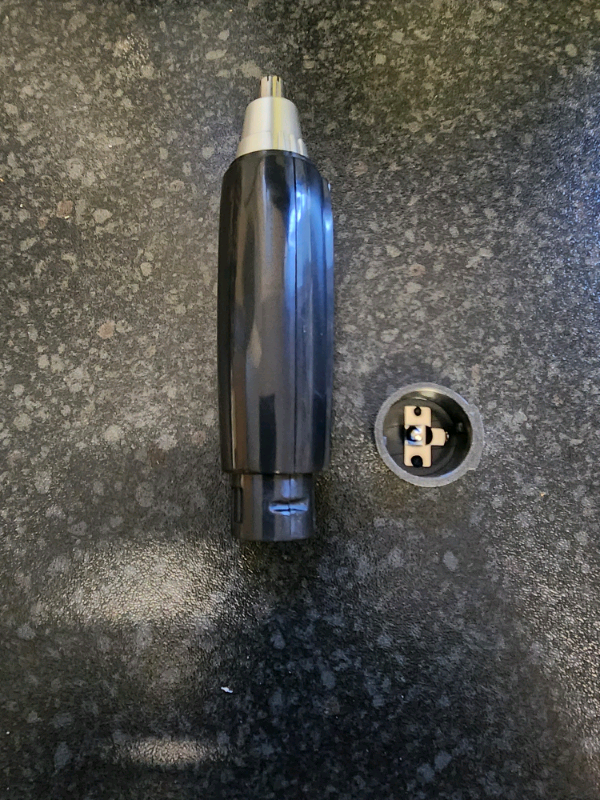 Nose hair Trimmer, battery operated. Brand new 