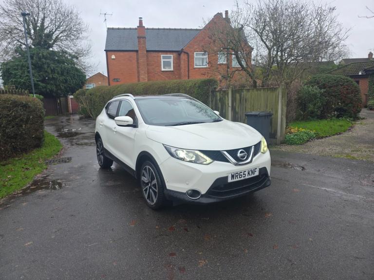 2015 Nissan Qashqai 1.5 dCi Tekna 5dr HATCHBACK Diesel Manual