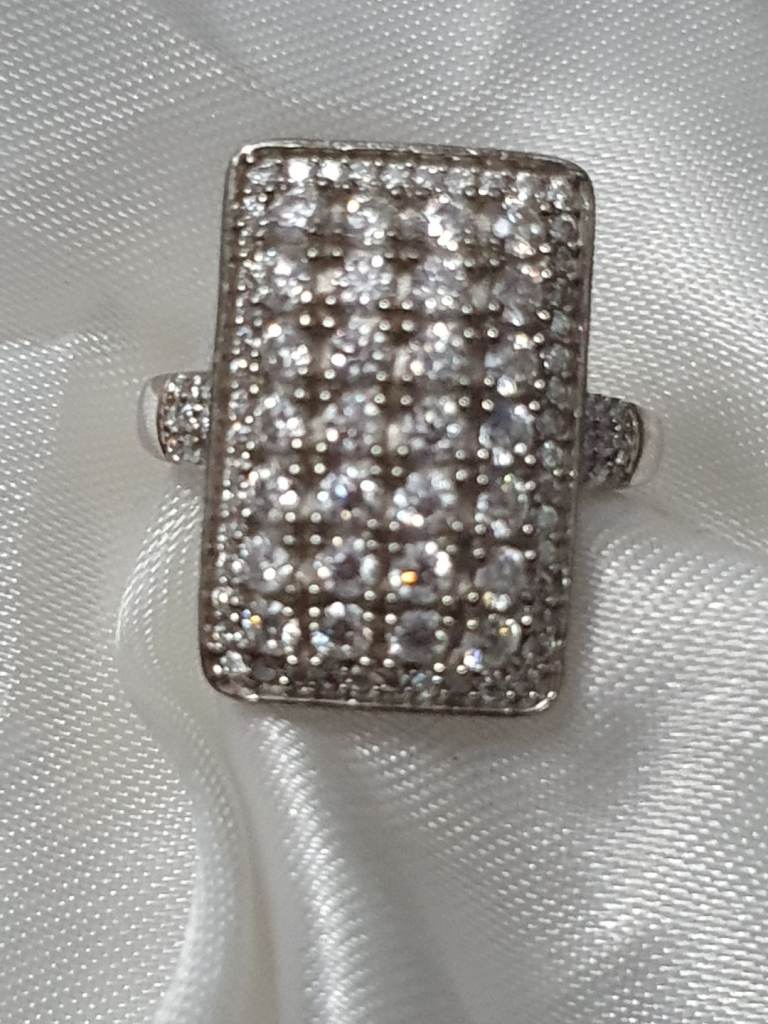 Like A Diamond White Mossanite Ring Size K Sterling silver 925 Platinum Overlay New 