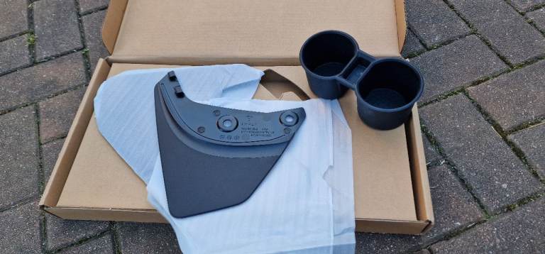 Brand new - Genuine Front Tesla Model Y Mud Guards 
