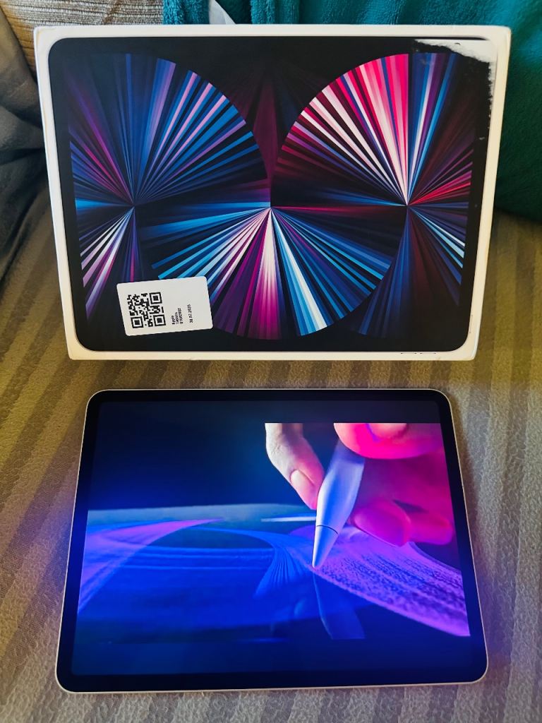 Apple iPad Pro 11" (3rd Gen M1) 256GB 5G Cellular - Silver